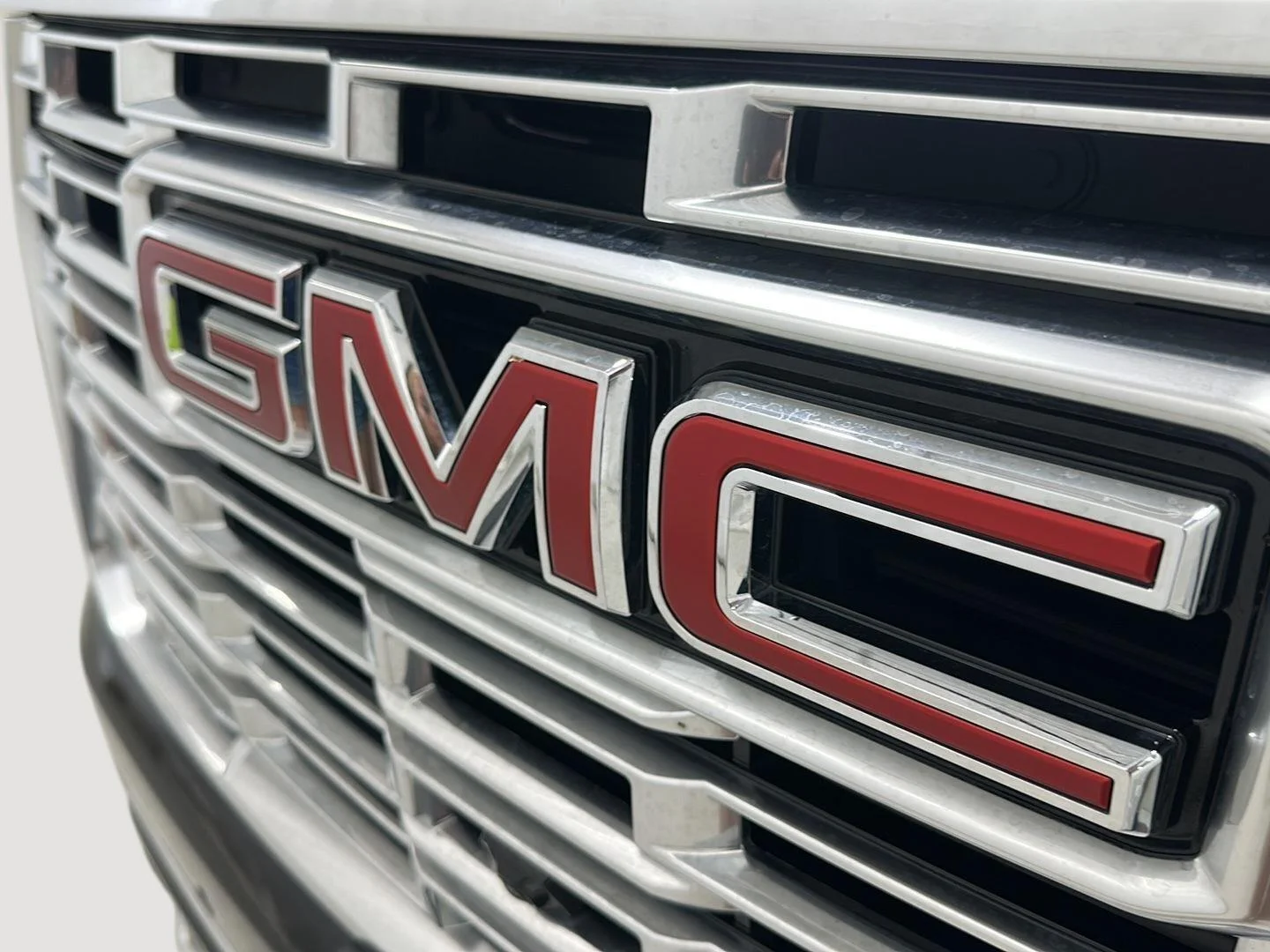 Used 2025 Onyx Black GMC Denali image 27