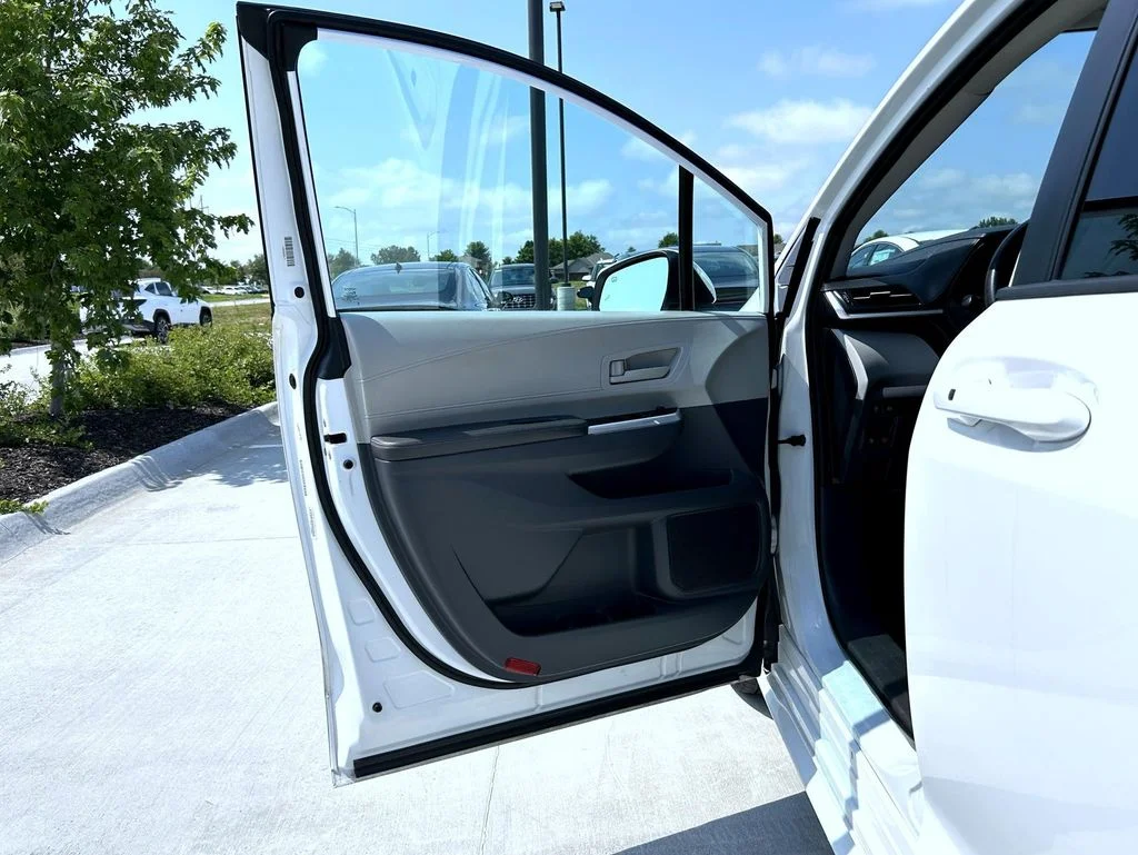Used 2021 White Toyota LE image 10