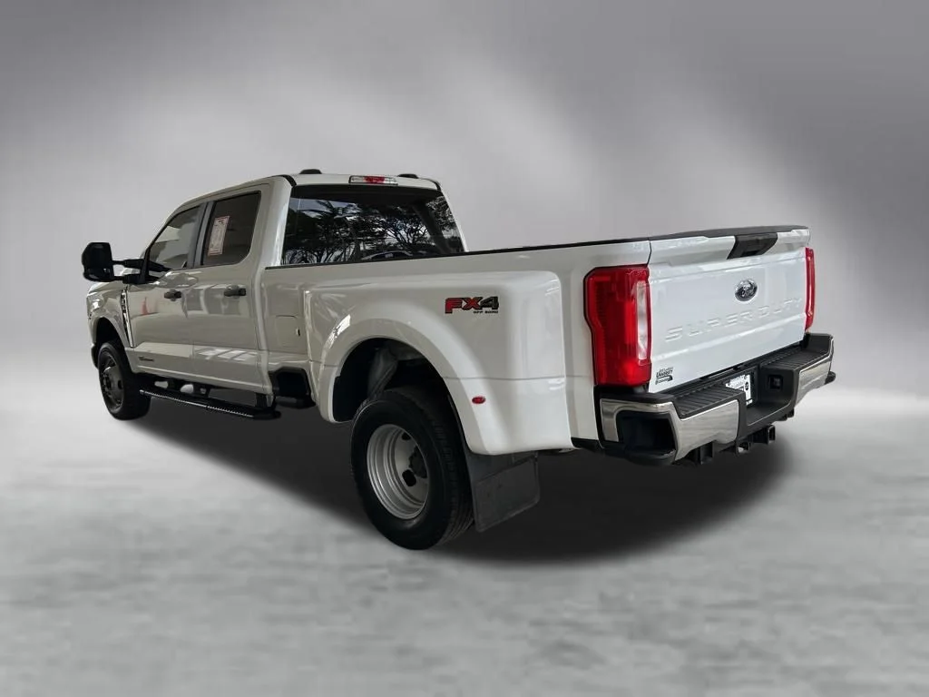 Used 2024 White Ford XL image 3