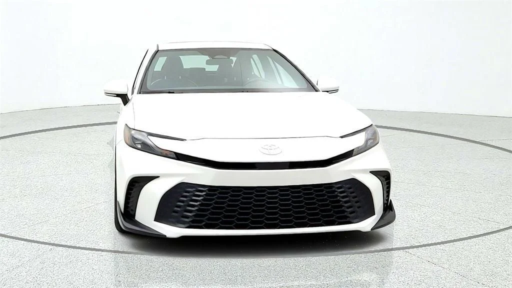Used 2025 Ice Cap Toyota SE AWD image 2