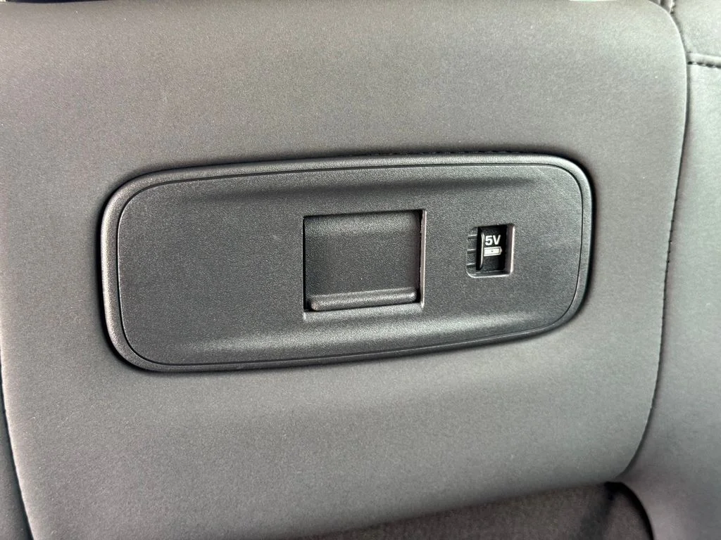 Used 2021 Fuji White Land Rover S image 19