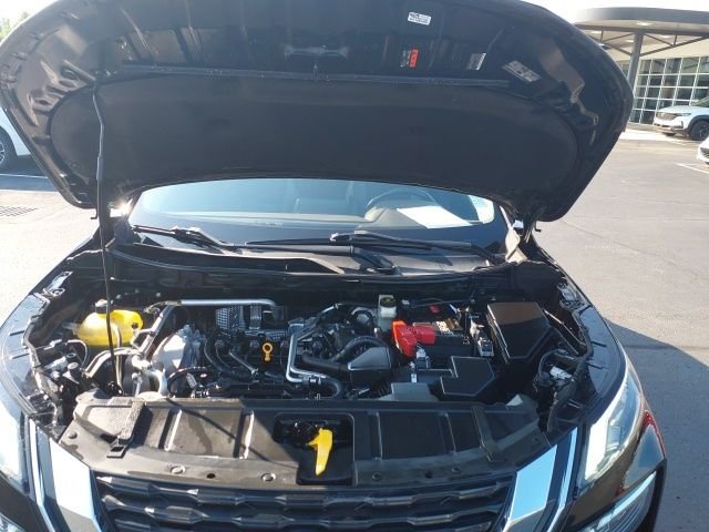 Used 2021 Black Nissan SL image 6