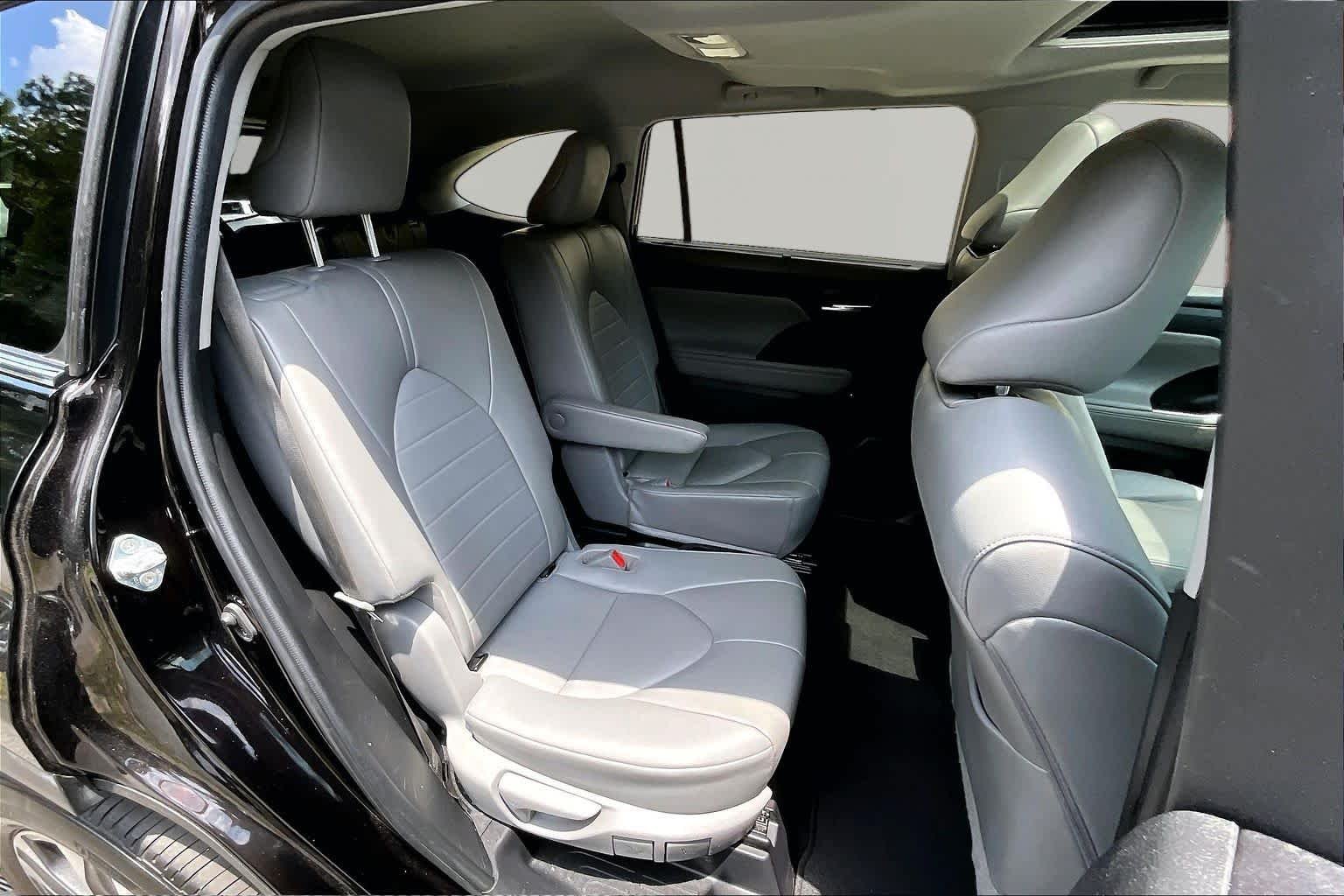 Used 2022 Opulent Amber Toyota XLE image 20