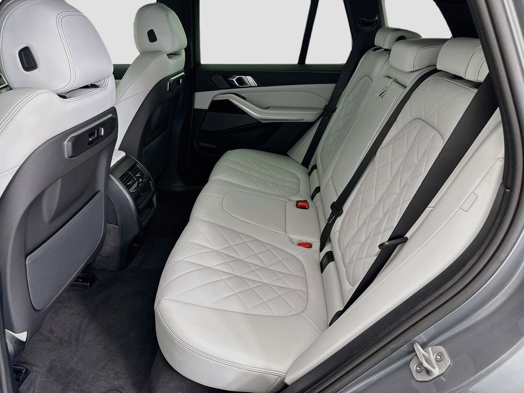 New 2026 Gray Metallic BMW xDrive40i image 20
