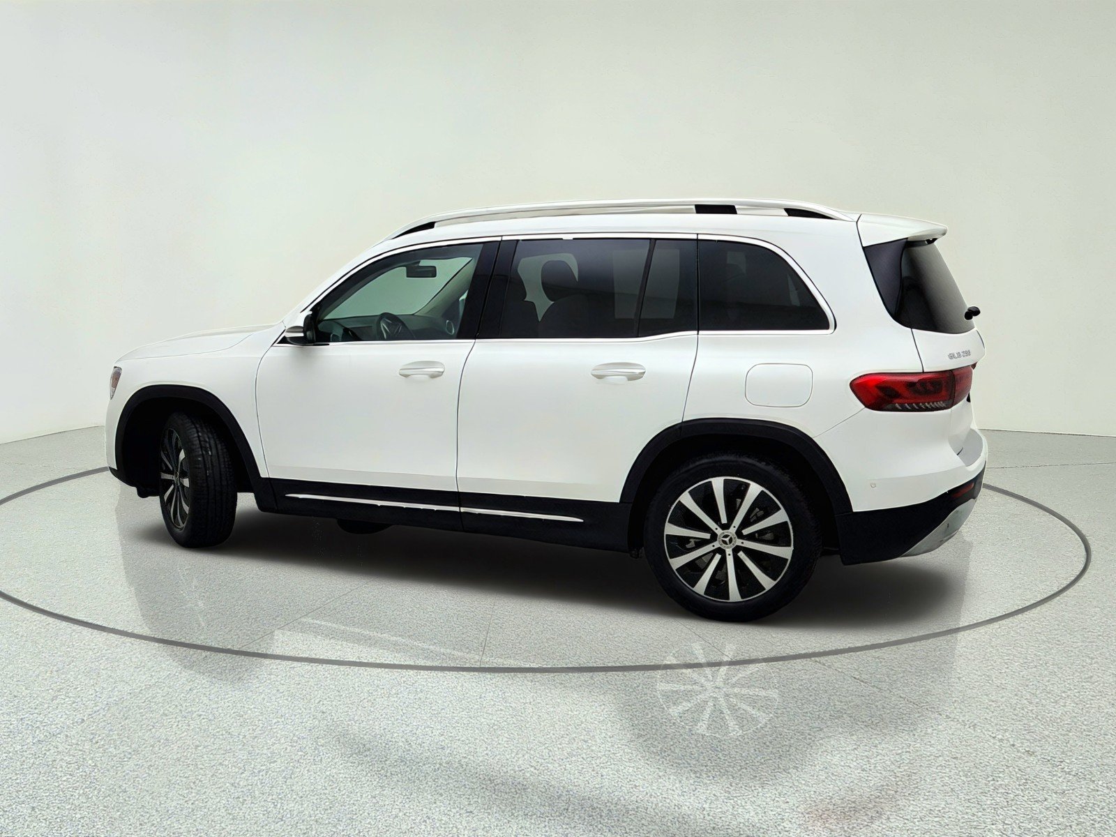 Used 2023 Polar White Mercedes-Benz GLB 250 image 13