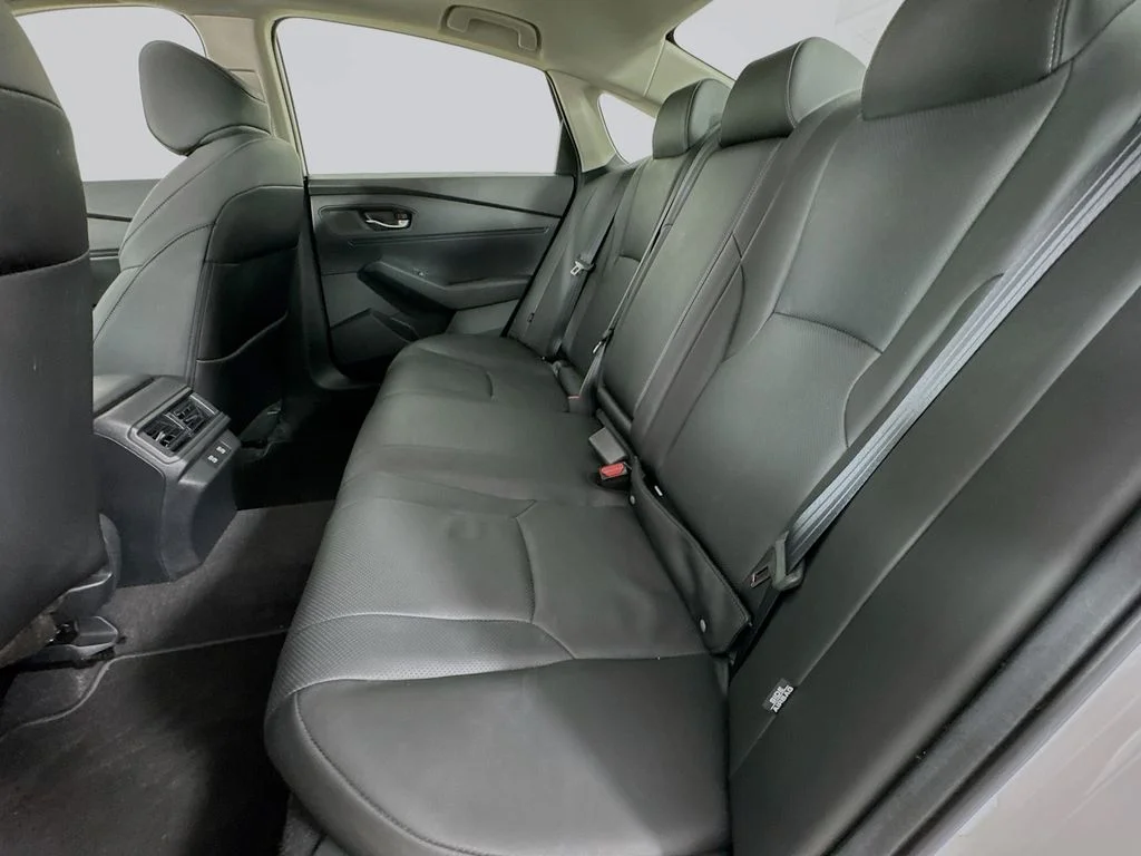 Certified Used 2025 Platinum Honda EX-L image 28