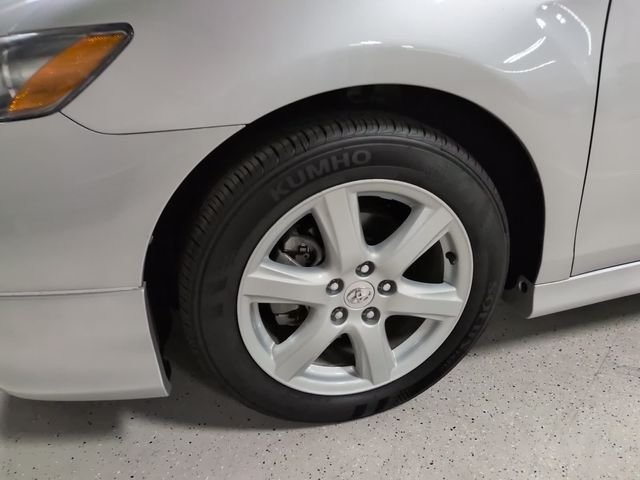 Used 2009 Silver Toyota SE image 8