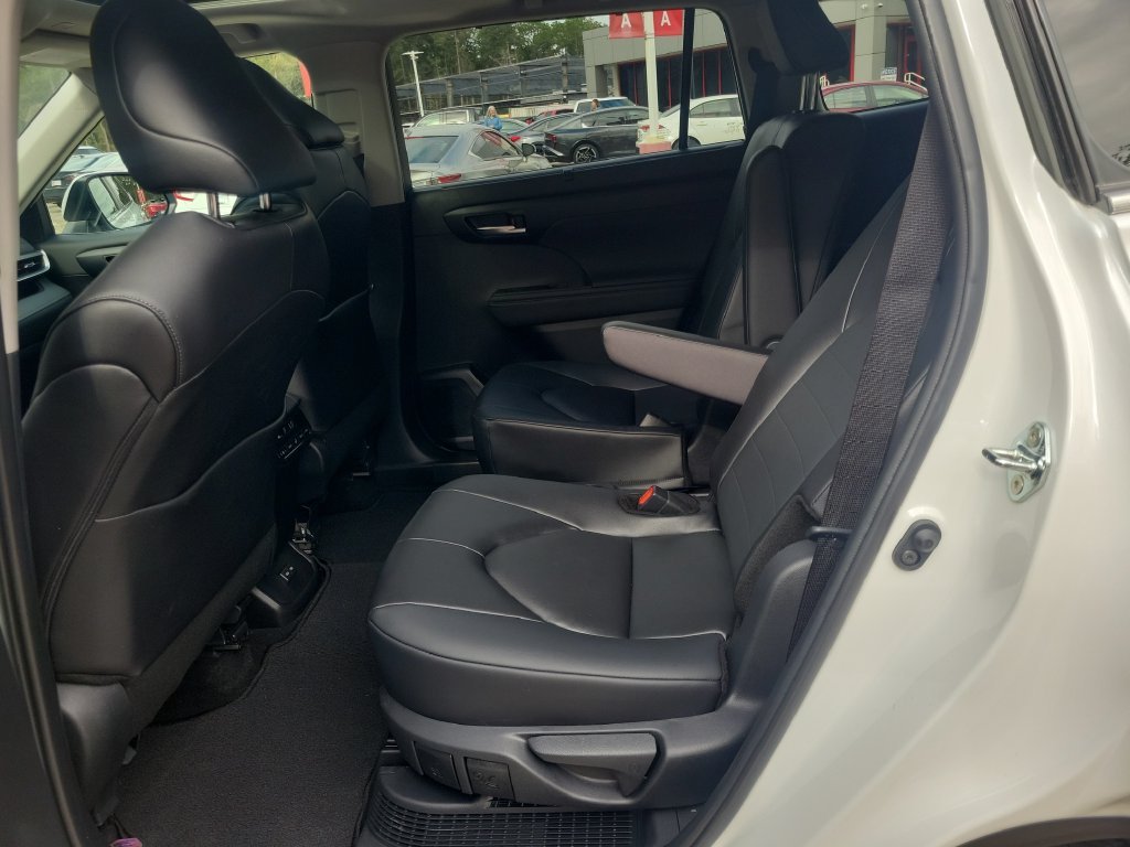 Certified Used 2026 Beige Toyota XLE image 27