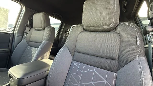 2026 Nissan Frontier SV - Photo 11