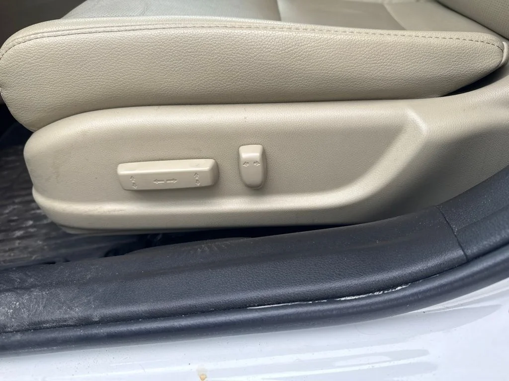 Used 2016 White Acura 2.4L image 17