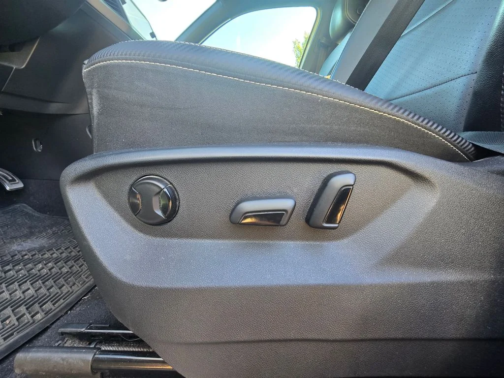 Used 2021 Gray Volkswagen 3.6L V6 SE w/Technology R-Line image 20