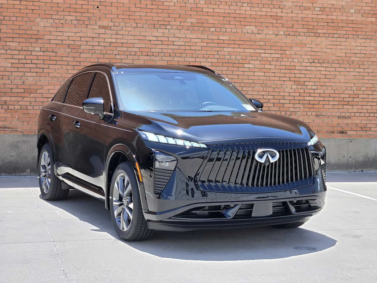 New 2027 BLACK OBSIDIAN INFINITI Luxe AWD image 2