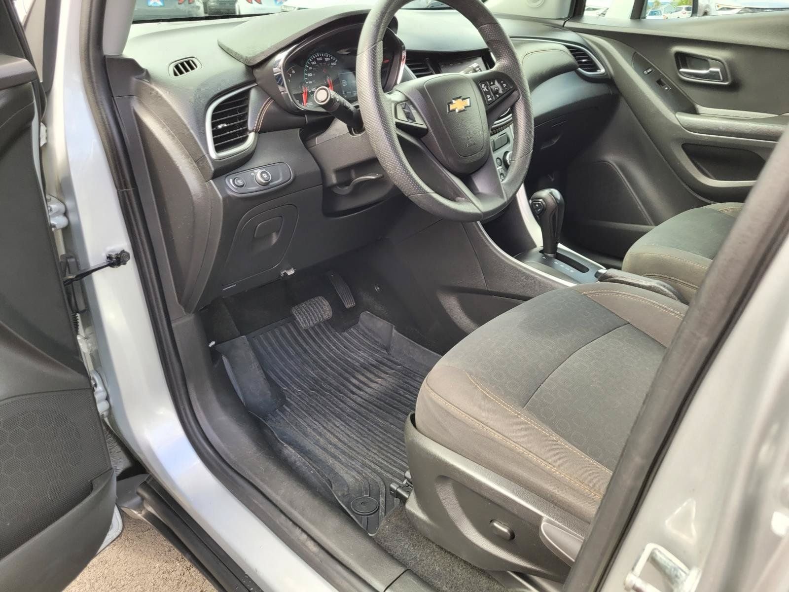 Used 2021 Silver Chevrolet LS image 11