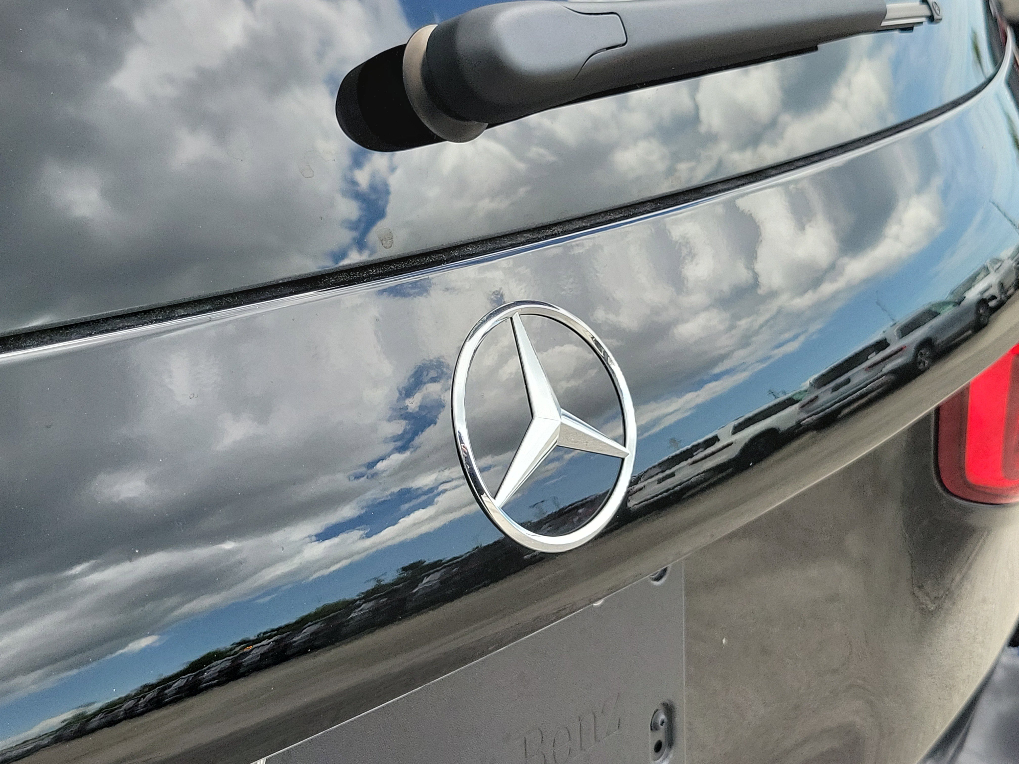 New 2026 Night Black Mercedes-Benz GLB 250 image 38