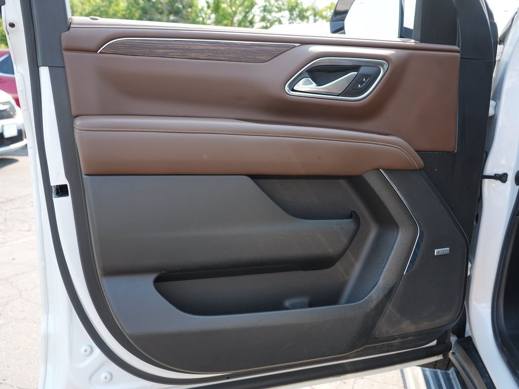 Used 2022 Beige Chevrolet High Country image 14