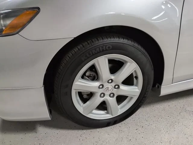 Used 2009 Silver Toyota SE image 8