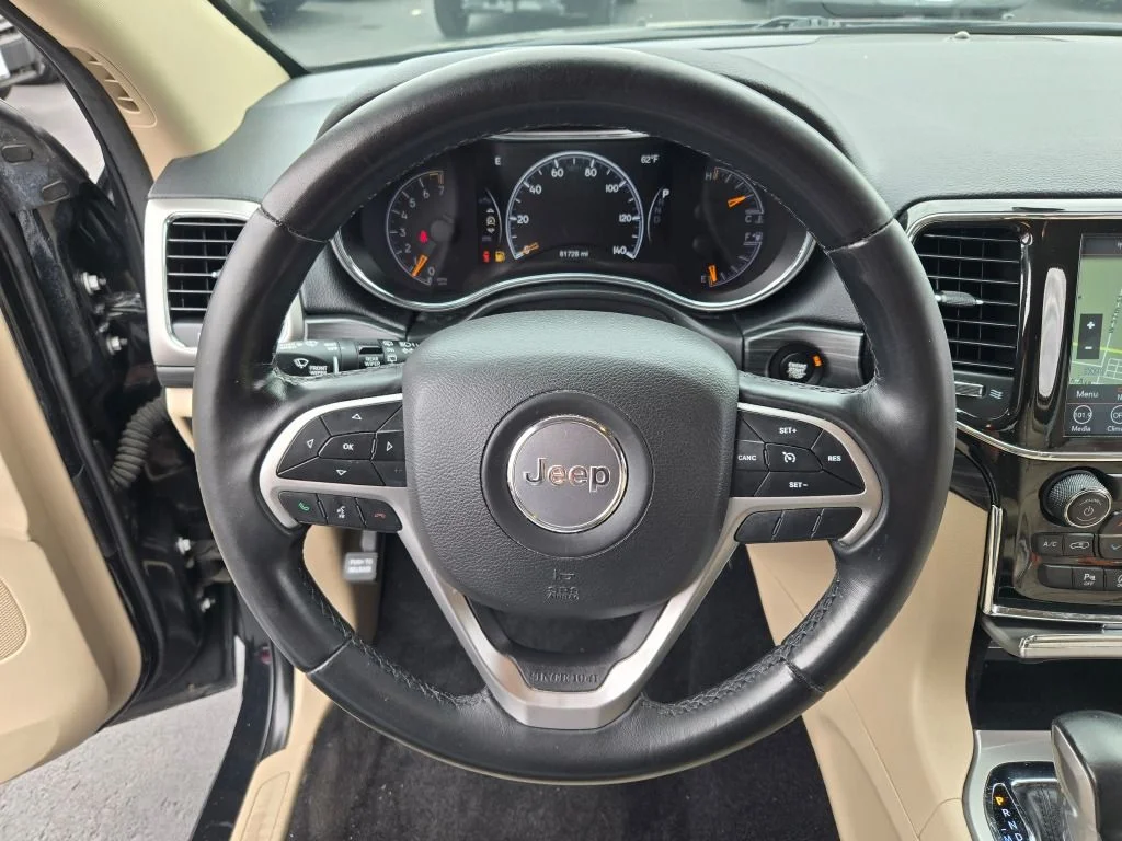Certified Used 2022 Black Jeep Laredo E image 30