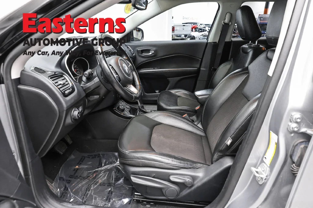 Used 2020 Silver Jeep Latitude image 15