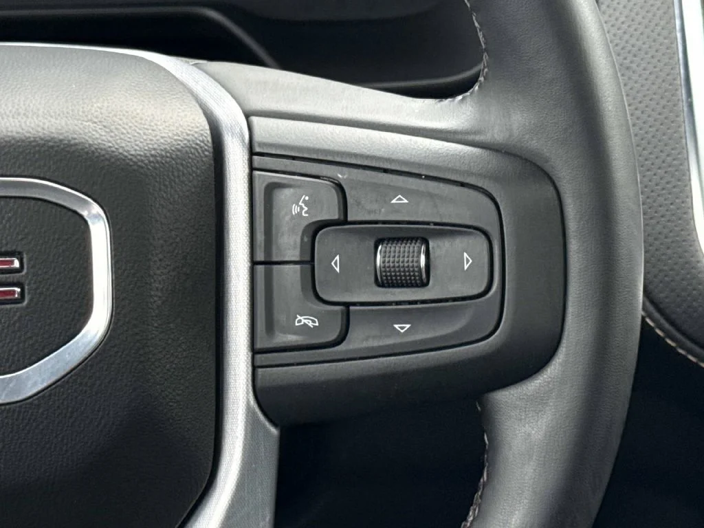 Used 2023 Silver GMC SLT image 18