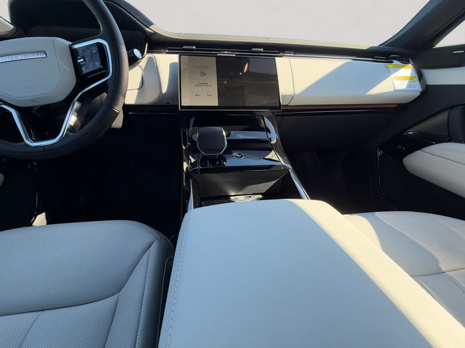 New 2027 BLK Land Rover SE image 10