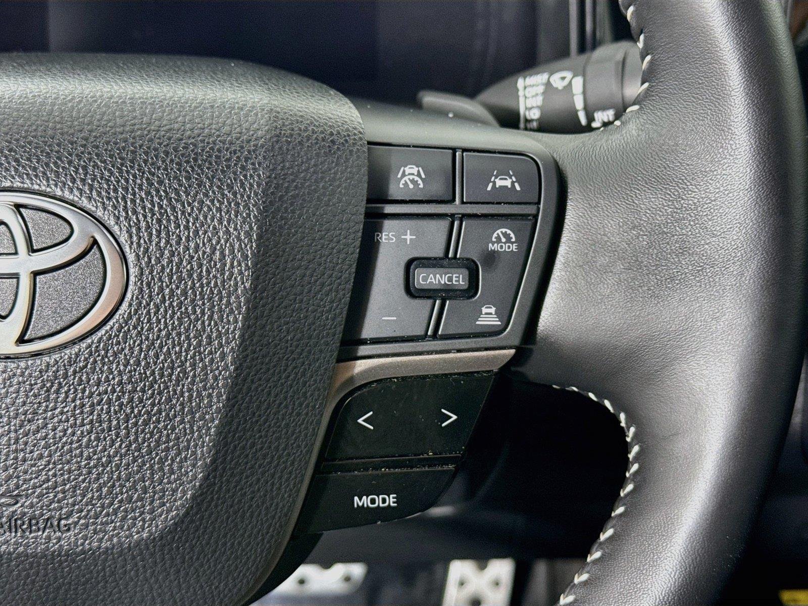 Certified Used 2025 Ice Cap Toyota SE image 18