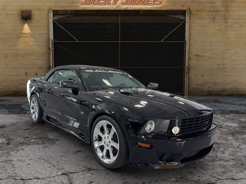 Used 2006 Black Clearcoat Ford GT Premium image 13