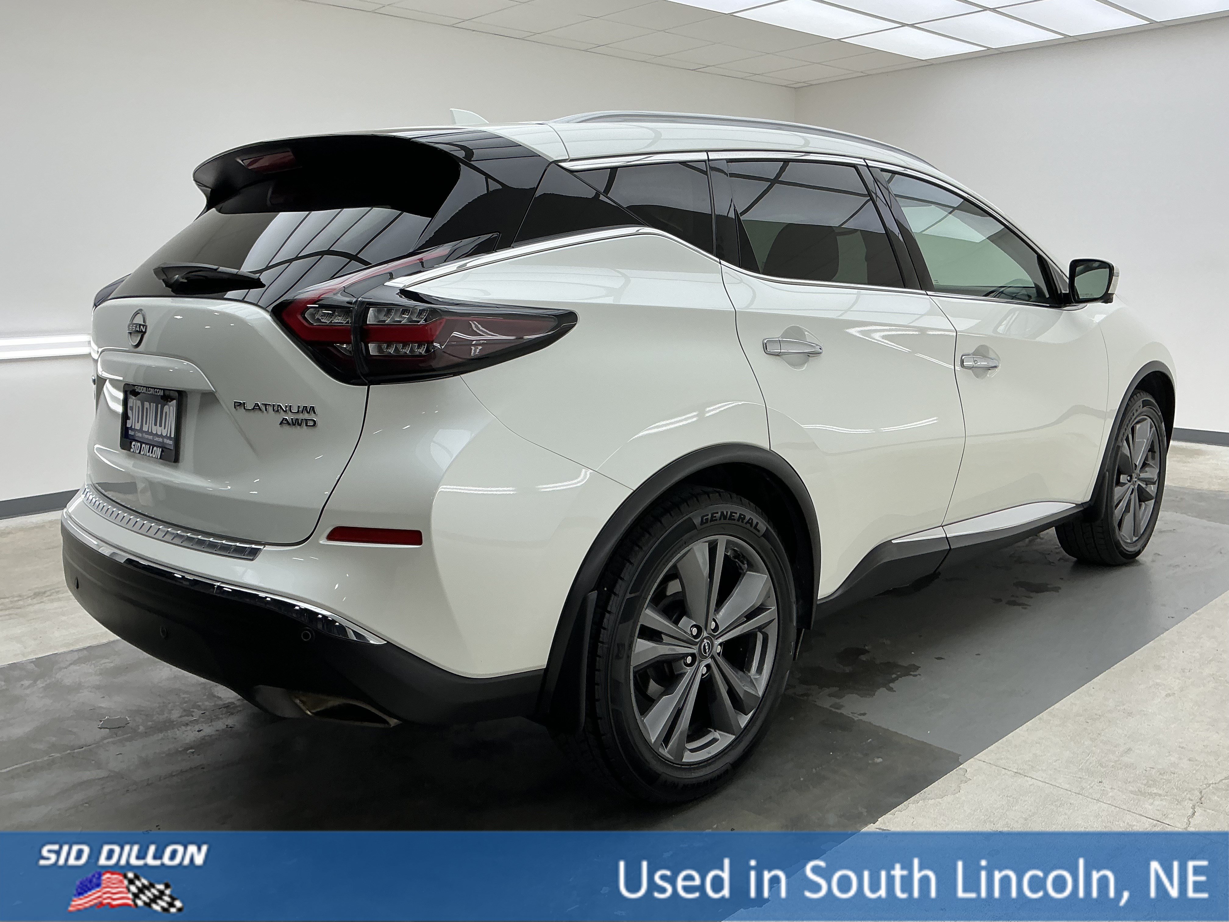 Used 2023 Pearl White Tricoat Nissan Platinum image 4