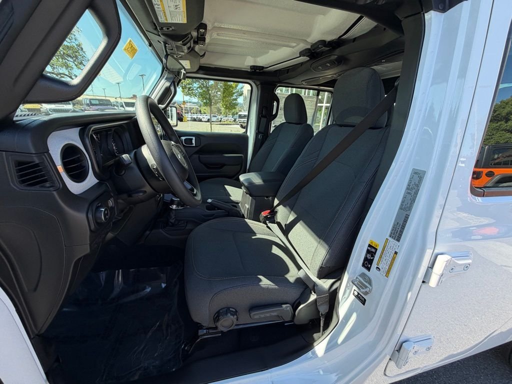 New 2026 Bright White Clear-Coat Exterior Paint Jeep Sport image 9