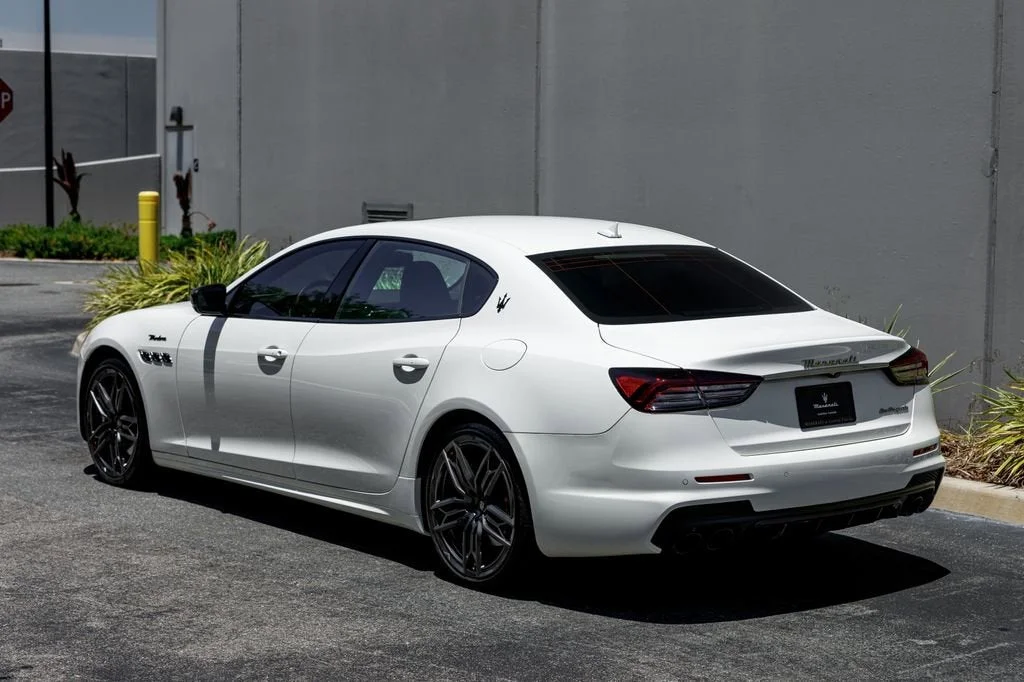 Used 2022 Bianco Maserati Modena image 3