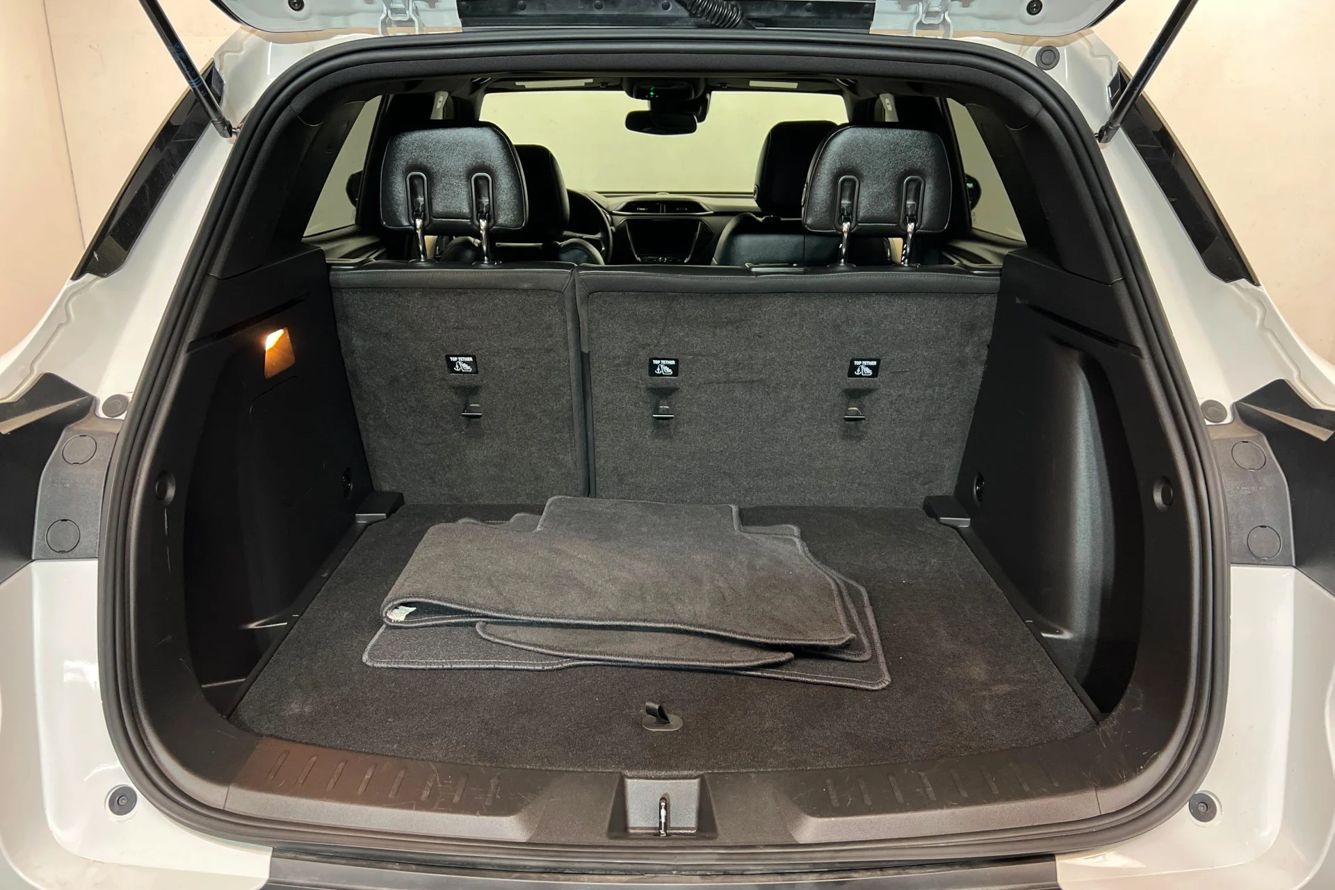 Used 2023 Summit White Chevrolet ACTIV image 22