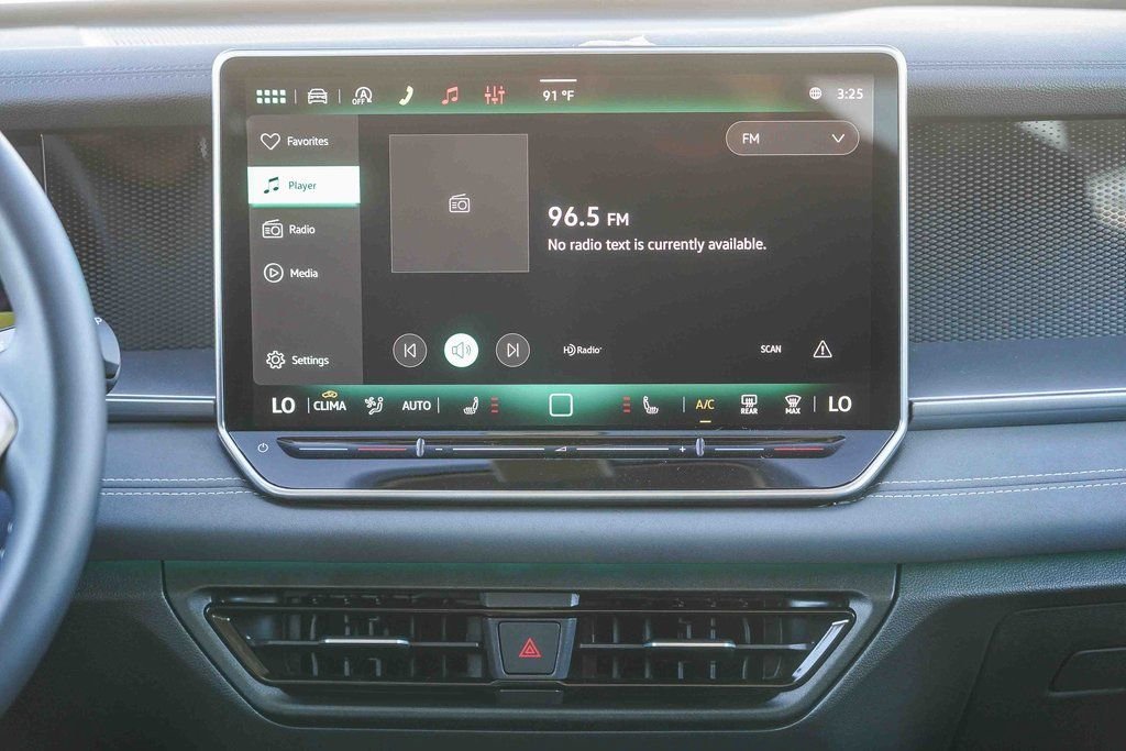 2026 Volkswagen Tiguan SE - Photo 13