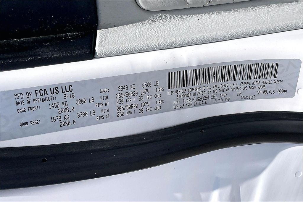 Certified Used 2019 Bright White Clearcoat Jeep Summit image 16