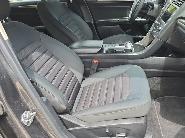 Used 2019 Magnetic Ford SE image 38