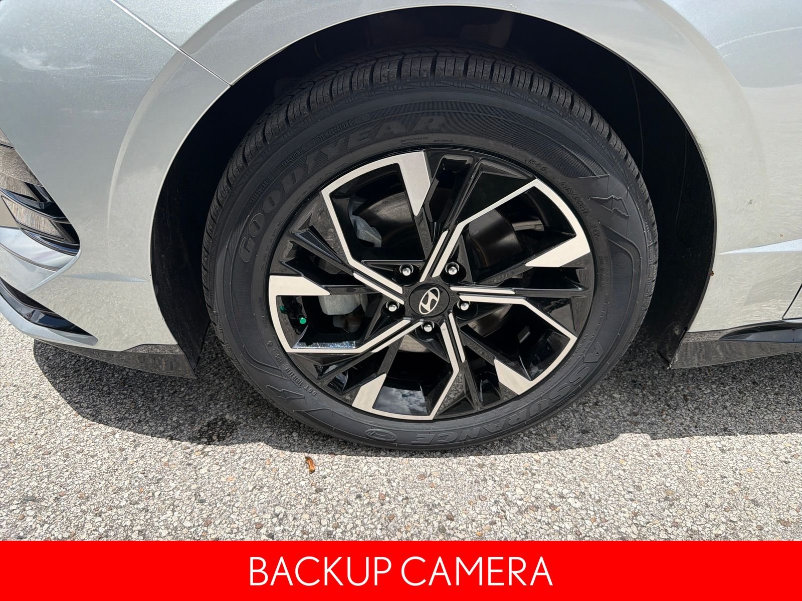 Used 2024 Silver Hyundai SEL image 11