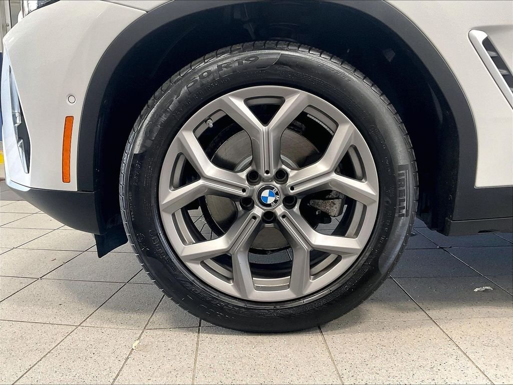 Used 2024 White BMW xDrive30i image 7