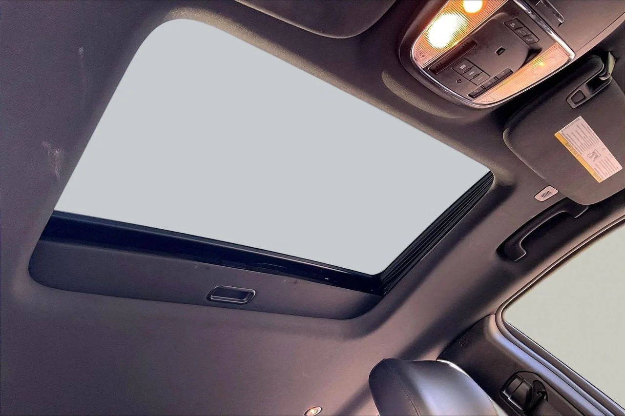 Used 2017 White Jeep Altitude image 15