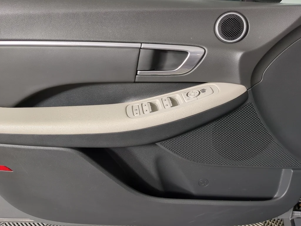 Used 2023 Gray Hyundai SEL image 11