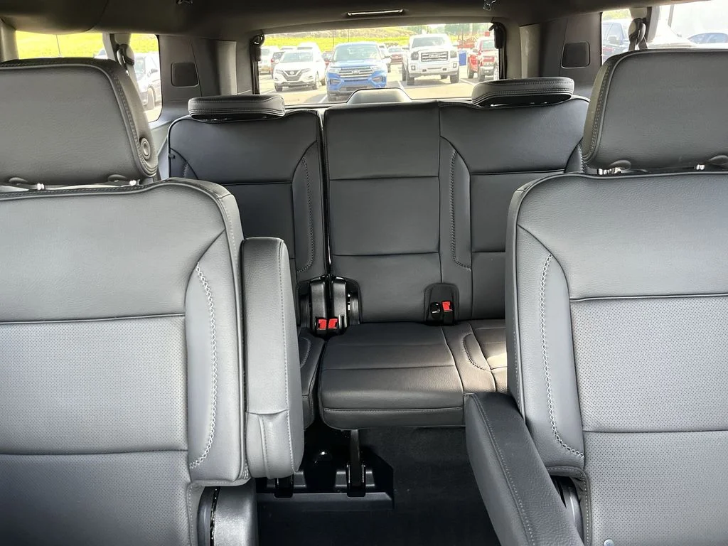 Used 2025 White GMC Denali image 24