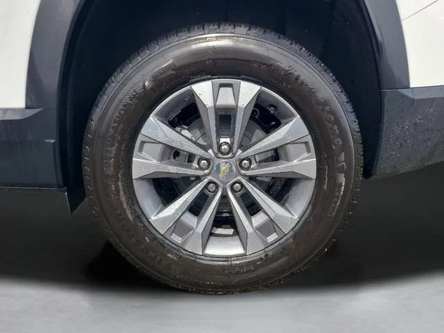 New 2027 Summit White Chevrolet LT image 11