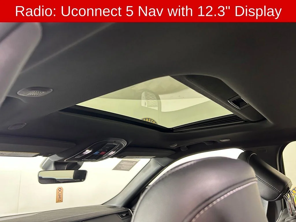 New 2026 Bright White Clear-Coat Exterior Paint Jeep Altitude image 13