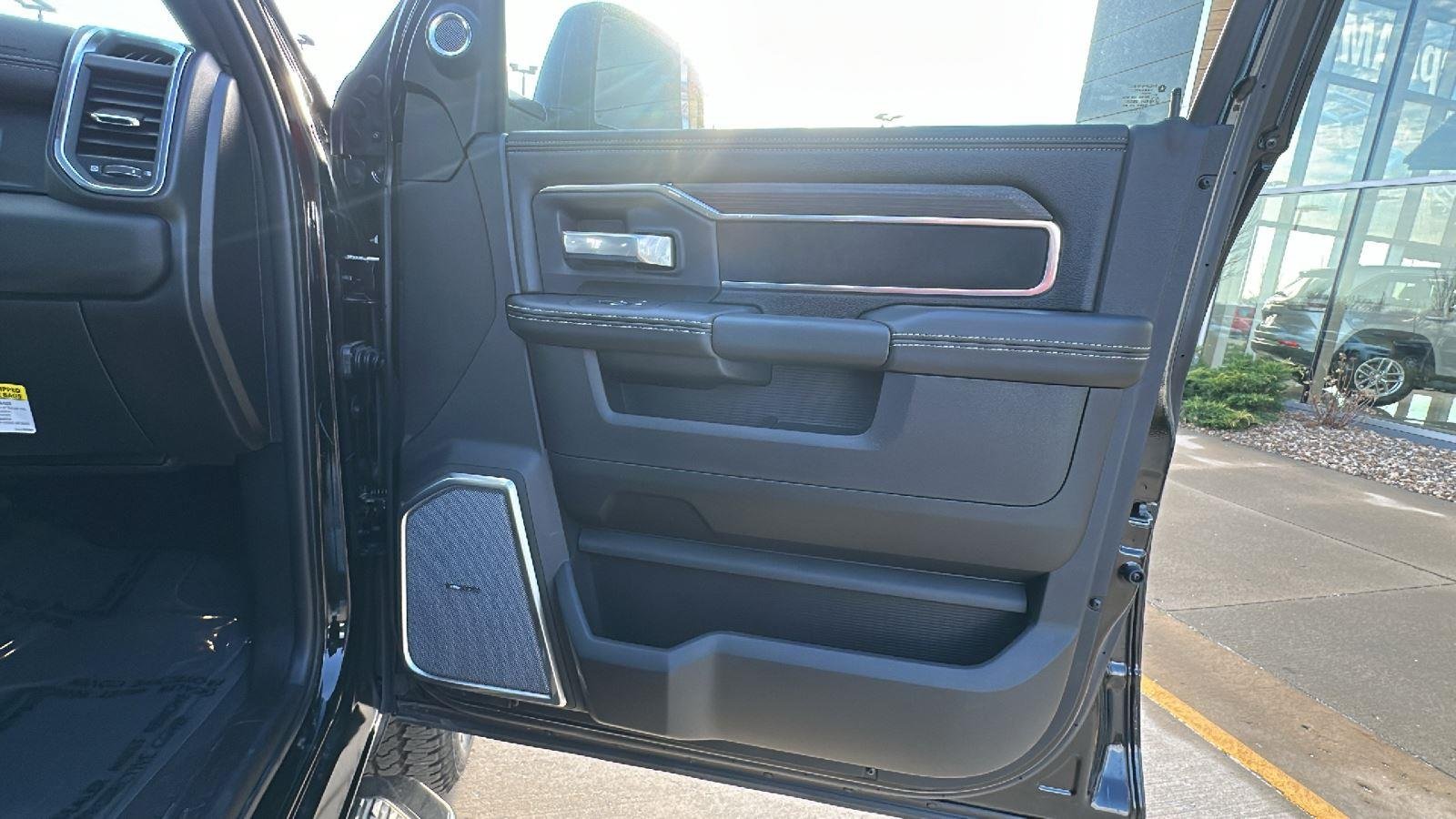 2025 RAM 2500 Laramie - Photo 38