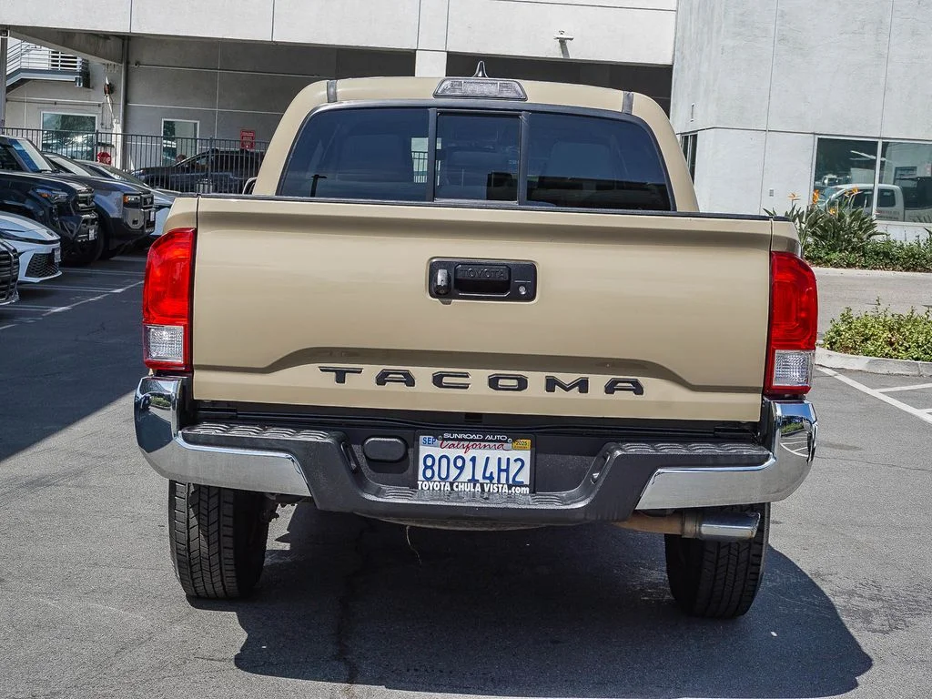 Used 2017  Toyota SR5 image 5