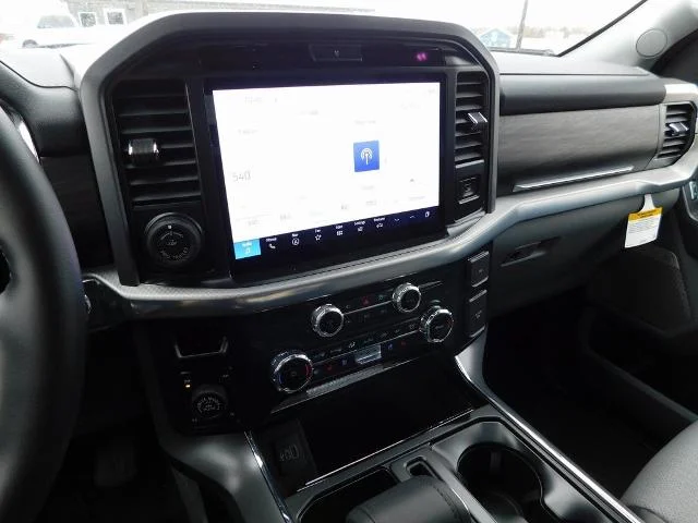 New 2026 Star White Metallic Tri-Coat Ford Lariat® image 81