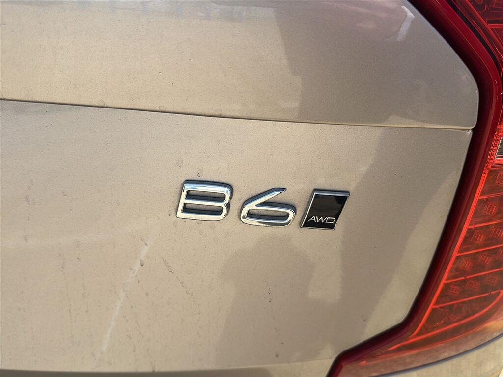 Used 2023 Bright Dusk Metallic Volvo Plus image 5