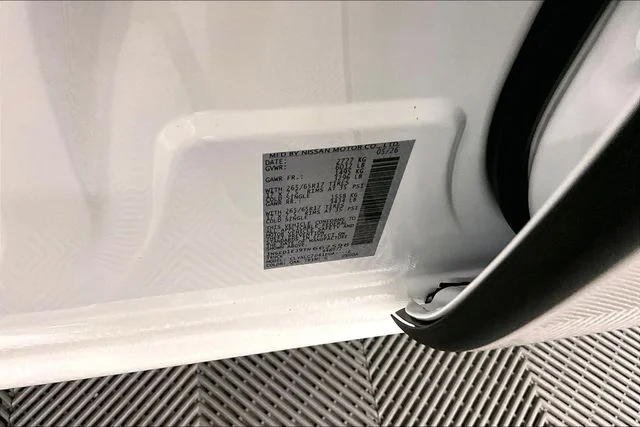 New 2026 Glacier White Nissan SV image 41