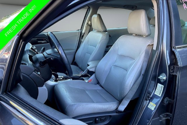 Used 2013  Honda EX-L image 23