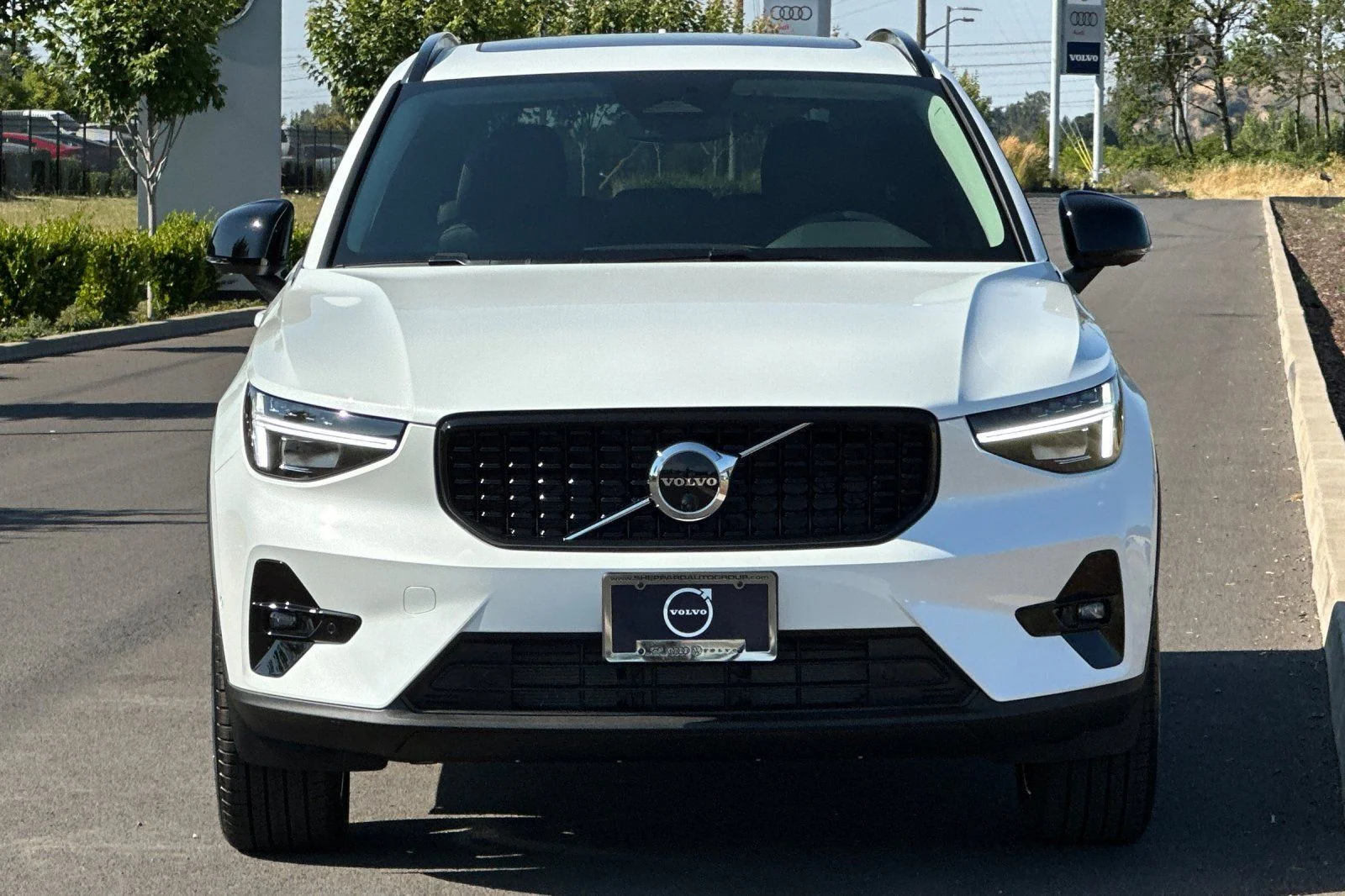 New 2026 Crystal White Volvo Plus image 8