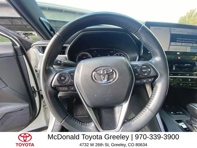 Used 2022 White Toyota XLE image 14