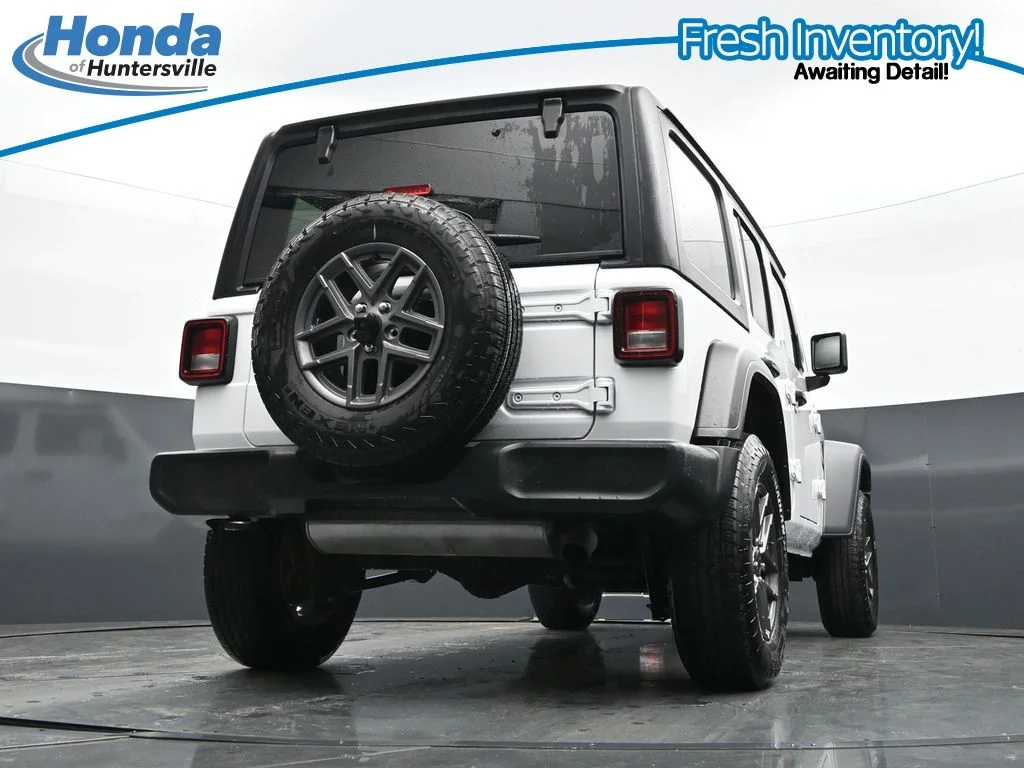 Used 2025 Bright White Clearcoat Jeep Sport S image 32