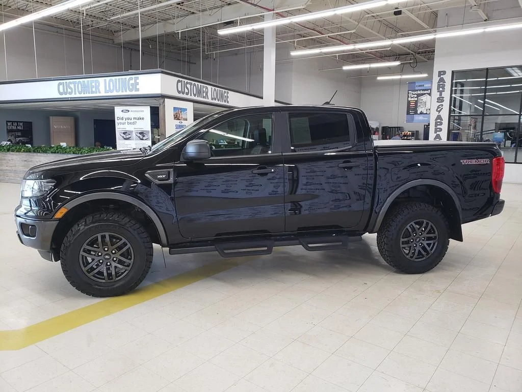 Used 2023 Black Ford XLT image 4
